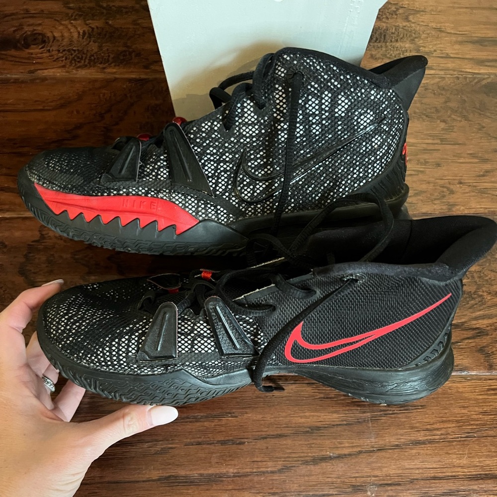Kyrie Nike basketball shoes great condition